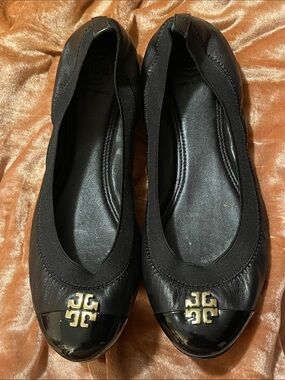Tory Burch Black Leather Ballet Flats with Gold Logo Cap